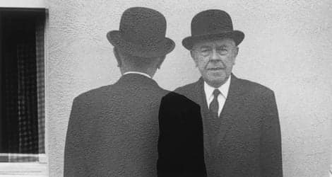 Buy René Magritte superb reproductions hand-painted on canvas with oil painting, rivaling with the master quality. Choose between hundreds of artwork.