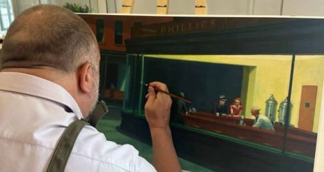Buy Edward Hopper superb reproductions hand-painted on canvas with oil painting, rivaling with the master quality. Choose between dozens of artwork.